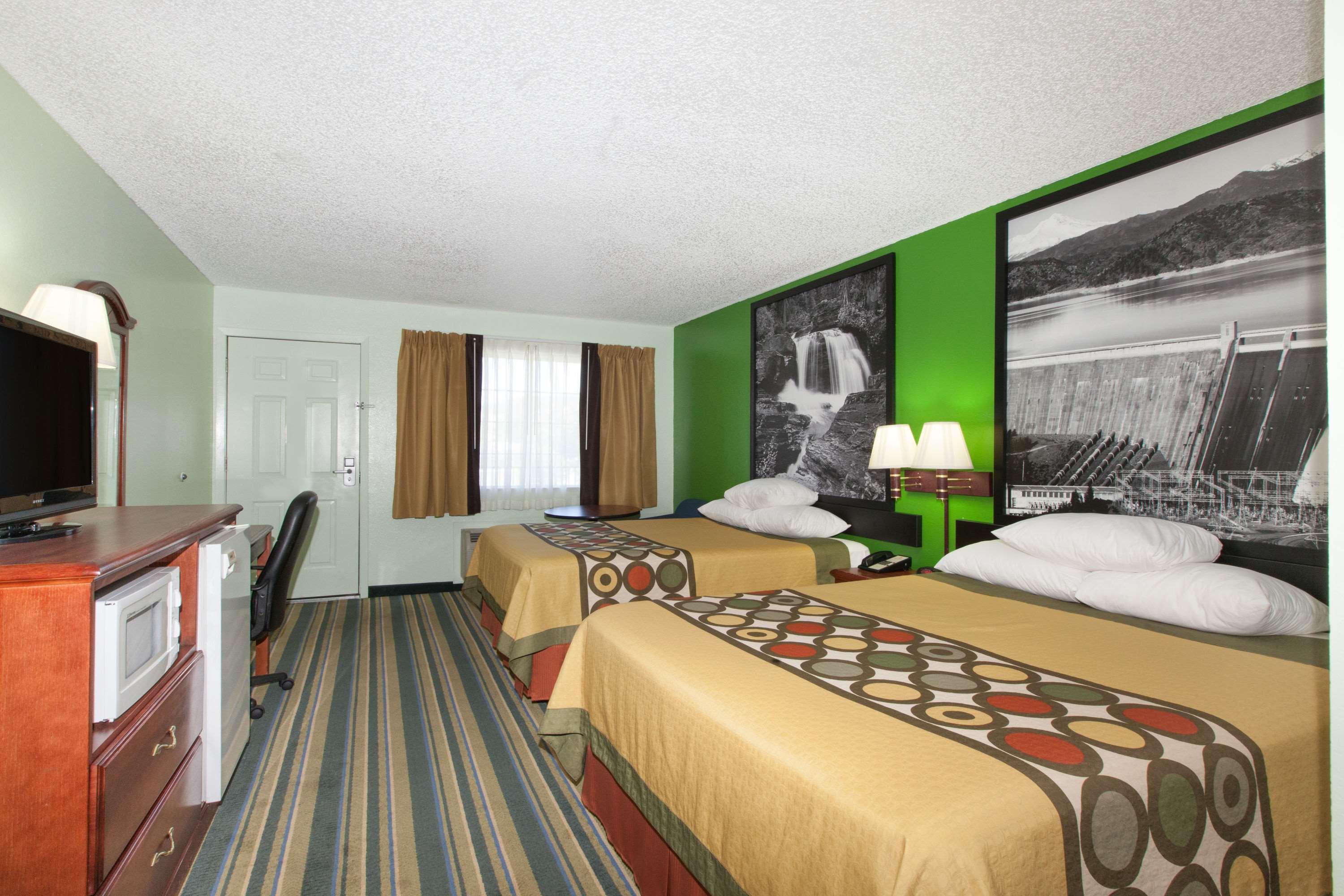 Super 8 By Wyndham Yreka Hotel Luaran gambar