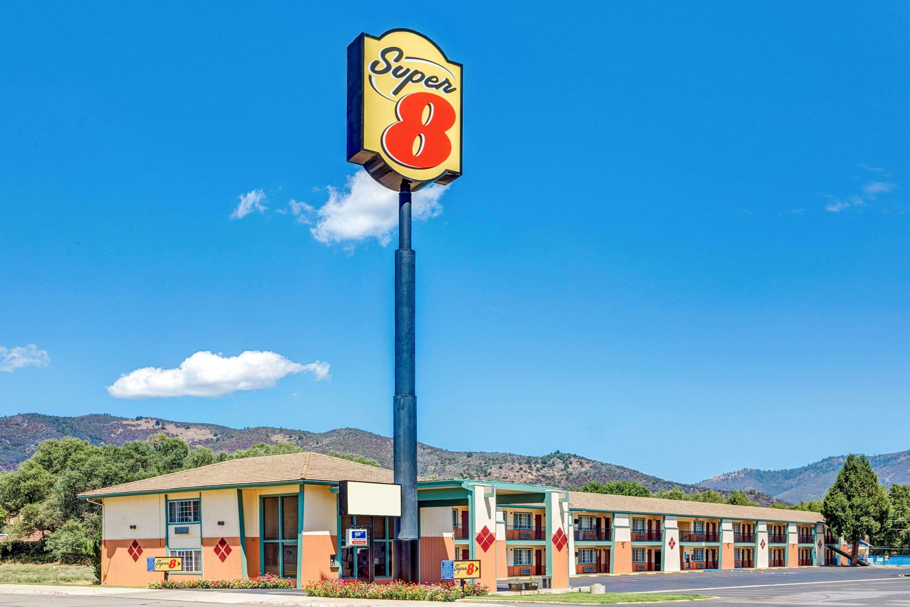 Super 8 By Wyndham Yreka Hotel Luaran gambar