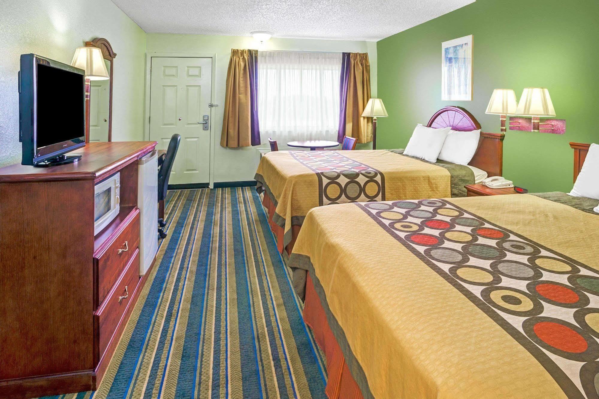 Super 8 By Wyndham Yreka Hotel Luaran gambar