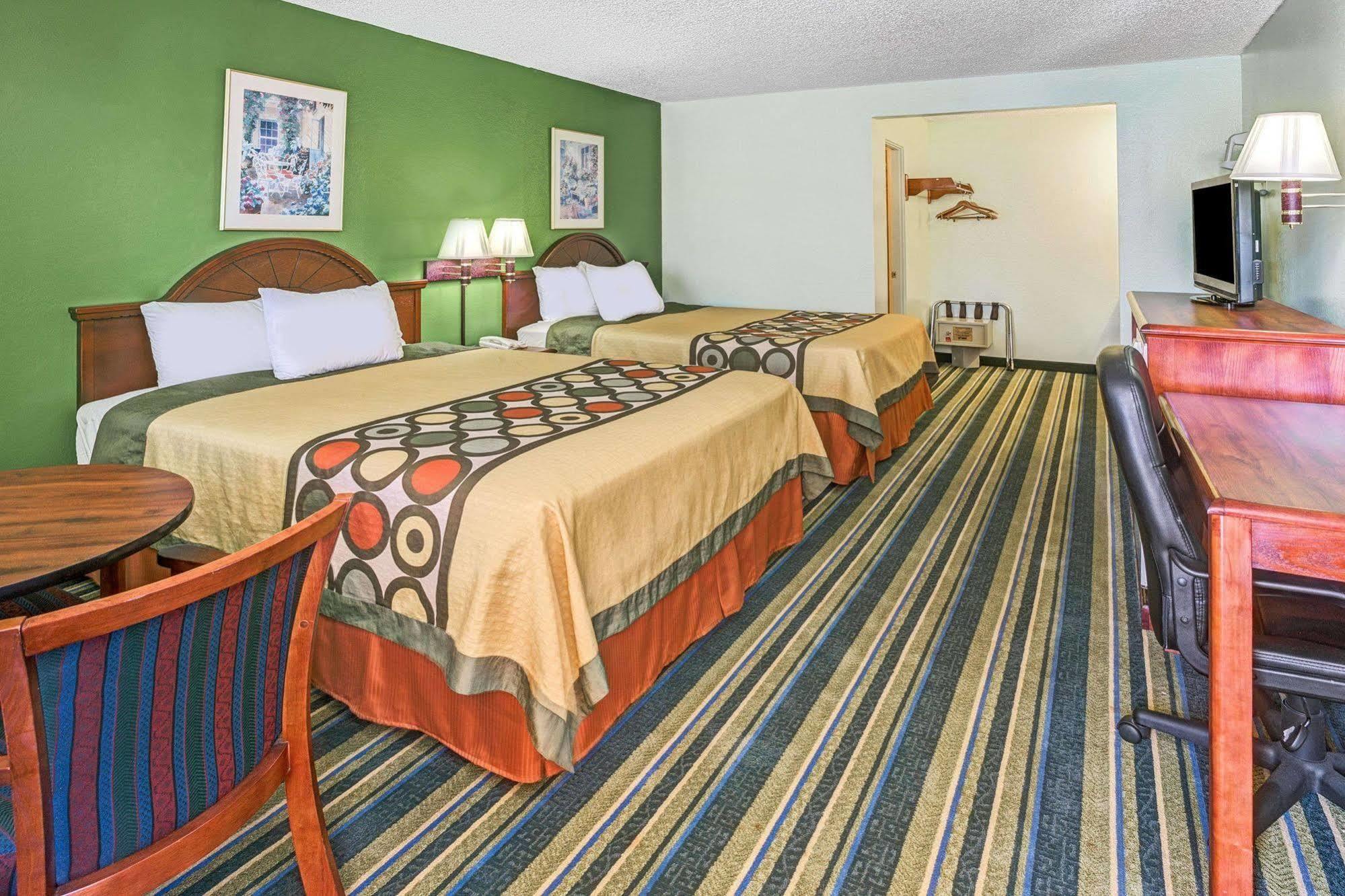 Super 8 By Wyndham Yreka Hotel Luaran gambar